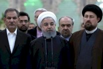 روحاني يحذر القادة الإيرانيين من مواجهة مصير الشاه