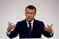 ماكرون يزور تونس لدعم العملية الديموقراطية الهشة