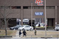 قتيلان و17 جريحاً في إطلاق نار داخل مدرسة أميركية