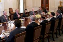 ترمب يستبعد إجراء محادثات مع حركة طالبان