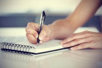 أي يد تستخدم.. اليمنى أو اليسرى؟