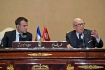 السبسي يدافع عن طريقة تعامل قوات الأمن مع التظاهرات