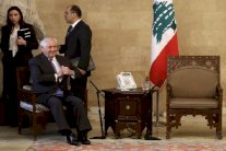 وزير خارجية أميركا يظهر على حقيقته في لبنان