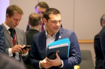 إقالة وزيرة ميسورة في اليونان لتلقيها بدل سكن