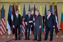 دول البلطيق تحذر من التقليل من شأن التهديد الذي تمثله روسيا