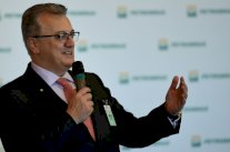 السجن 11 عاما للرئيس السابق لبتروبراس البرازيلية