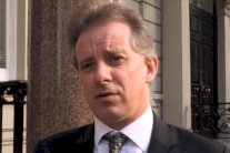 جاسوس بريطاني يتحدث عن دور خطير لروسيا مع ترمب