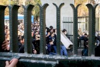 الاستياء الاجتماعي لا يخمد في إيران