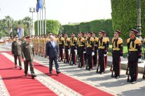 رئيس الوزراء ووزير الدفاع الأردني في زيارة لمصر