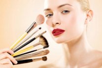 دراسة تبين دور المكياج في تأهل المرأة للقيادة