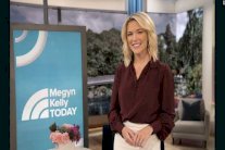 مذيعة إلتقت بوتين: أعتقد لديه أشياء يبتز بها ترمب