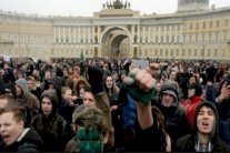 نظرية التآمر على موسكو تلقى رواجا في روسيا