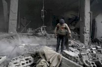 مقتل 15 طفلا كانوا يحتمون بمدرسة في غارة جوية على الغوطة