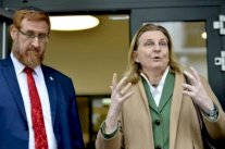 النمسا تستدعي أحد دبلوماسييها من إسرائيل لارتدائه قميصًا نازيًا