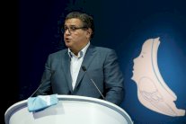 أخنوش يطالب بالقطع مع حرمان المرأة المغربية من مناصب المسؤولية