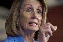 إنقلاب داخلي على زعيمة الديمقراطيين في أميركا