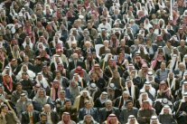 بغداد توقف ملاحقة 14 من شيوخ الأنبار وترفضها لكثيرين