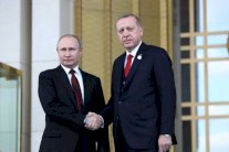 بوتين في تركيا لإطلاق مشروع مفاعل نووي