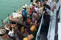 ماليزيا تستقبل خمسين من الروهينغا وصلوا على متن مركب