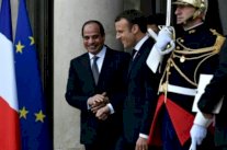 ماكرون يدعو السيسي إلى الحفاظ على 
