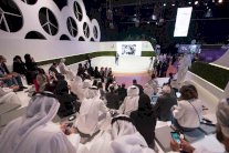 فيسبوك تتبنى إجراءات لحماية المستخدمين من الميليشيات الإلكترونية