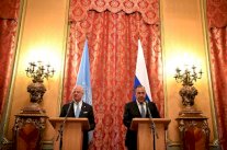 لافروف: واشنطن قصفت مفاوضات جنيف بتوجيهها ضربات في سوريا