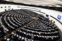 ماكرون يواجه اختباره الأوروبي الكبير في ستراسبورغ