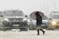 مصرع فتاة وإصابة 12 شخصًا جراء عاصفة في موسكو