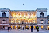 250 عامًا على تأسيس الأكاديمية الملكية للفنون ببريطانيا