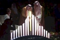 الملك سلمان يضع حجر أساس مشـروع 