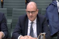 رئيس تحرير دايلي إكسبريس: ساهمنا في تأجيج الإسلاموفوبيا!