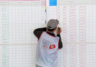 عزوف عقابي في الانتخابات البلدية الأولى منذ الثورة في تونس