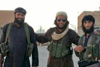 العراق يعلن اعتقاله قيادات مهمة لداعش في الأراضي السورية