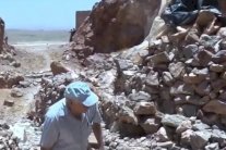 شركات لمقالع الأحجار تهدد موقع