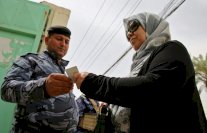 العراقيون يرون في الانتخابات فرصة لاختيار وجوه جديدة