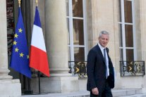 فرنسا: عدم وفاء إيطاليا بالتزاماتها يهدد منطقة اليورو