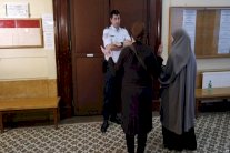 السجن ثلاثة اشهر مع النفاذ في فرنسا لامراة رفضت رفع النقاب