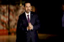 الرئيس اللبناني يكلف سعد الحريري تشكيل حكومة جديدة