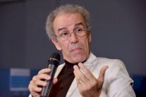 عصيد: يجب تطهير النظام التربوي المغربي من التطرف والإرهاب