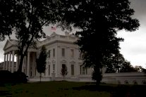 وفد من البيت الأبيض إلى سنغافورة تحضيرًا لقمة ترمب - كيم