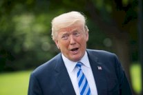 ترمب يسعى لتحسين علاقته بالمسلمين بمأدبة إفطار