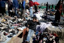 إحجام المصريين عن شراء ملابس العيد