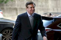 مولر يتهم المدير السابق لحملة ترمب بالضغط على الشهود