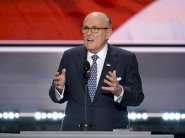 جولياني: ستورمي دانيالز تفتقر إلى المصداقية لأنها ممثلة إباحية