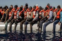 انتشال 35 جثة لمهاجرين وانقاذ 68 قبالة سواحل تونس