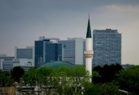 النمسا ستطرد عدة أئمة ممولين من الخارج وستغلق سبعة مساجد