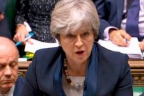 ماي تهزم الرافضين لـ