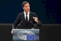 هولندا تدعو لمواجهة التهديدات الروسية والأميركية