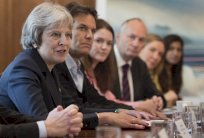 تيريزا ماي تعد بمليارات اضافية للقطاع الصحي بفضل بريكست