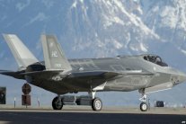 تركيا تتسلم اول طائرة